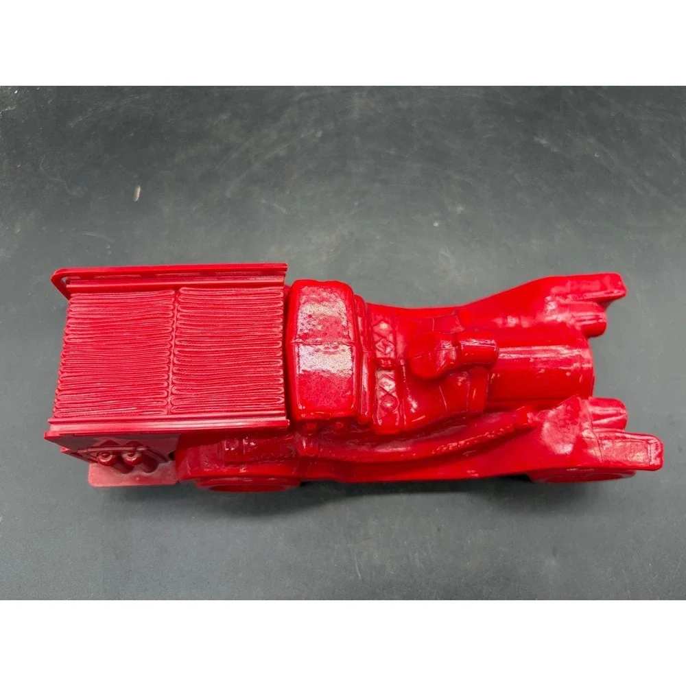 Vintage Avon Wild Country After Shave Red Fire Engine Pumper Decanter 6oz Bottle